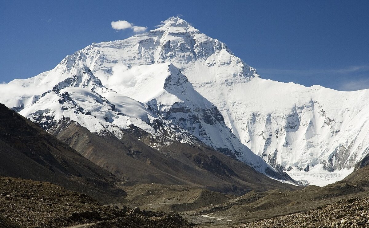 Se estrella helicóptero con 5 mexicanos y un nepalí cerca del Everest
